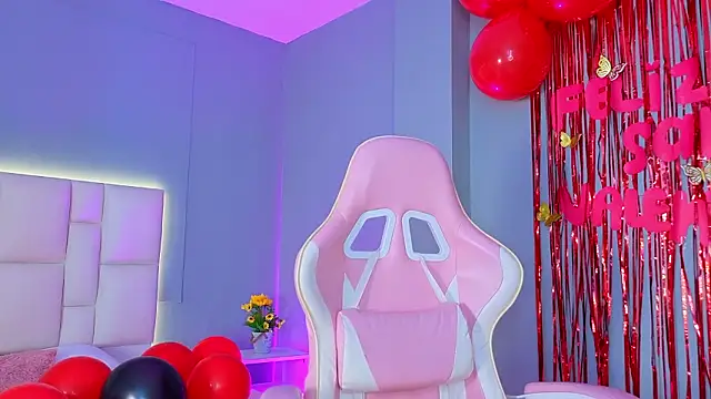 Snapshot of SammyRose_ chatting on 02.15.26 SammyRose online show from 02.15.26