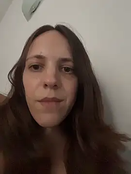 Snapshot of lauflor chatting on 02.11.26 lauflor online show from 02.11.26