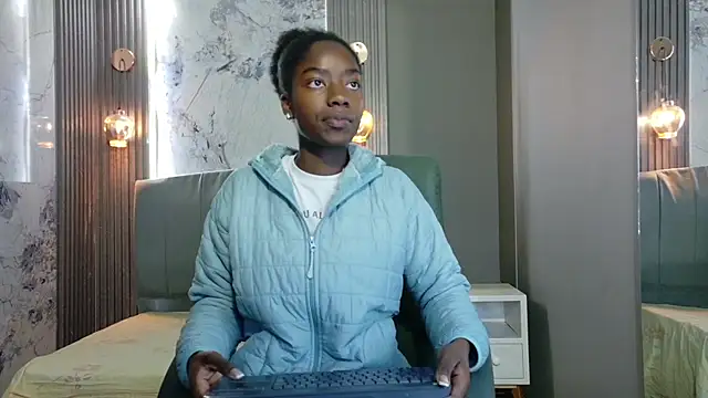 Snapshot of katia_green1 chatting on 10.02.25 katia green1 online show from 10.02.25