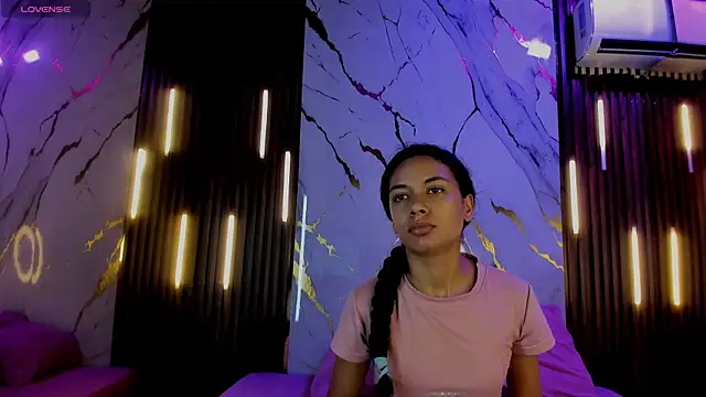 VictoriaDuart online show from 09.26.25