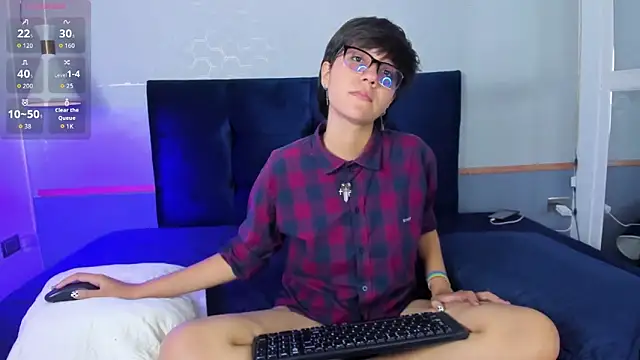 Tsuki Maru online show from 10.09.25