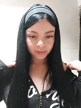 LunaJacobs online show from 05.04.26