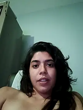 Snapshot of Maricamposs chatting on 10.31.25 Maricamposs online show from 10.31.25