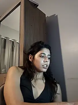 Snapshot of Maricamposs chatting on 11.03.25 Maricamposs online show from 11.03.25