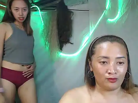 Snapshot of pinkysexypinay chatting on 09.20.25 pinkysexypinay online show from 09.20.25