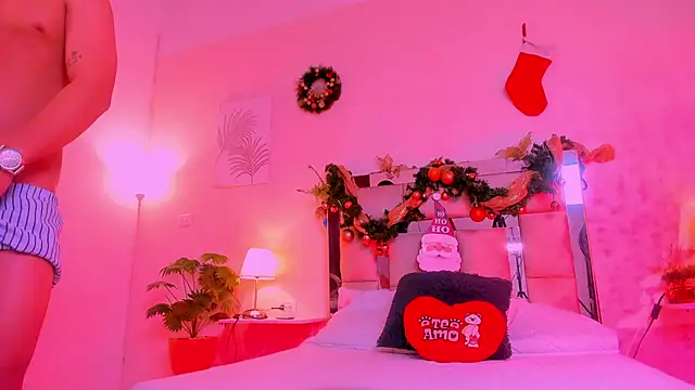 Snapshot of Exotic_boy_ chatting on 12.22.25 Exotic boy online show from 12.22.25