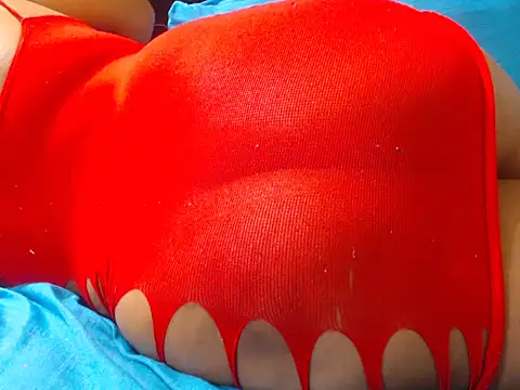 BeverlyQueen14 online show from 11.21.25