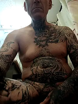 Snapshot of MRTATTWO chatting on 09.08.25 MRTATTWO online show from 09.08.25