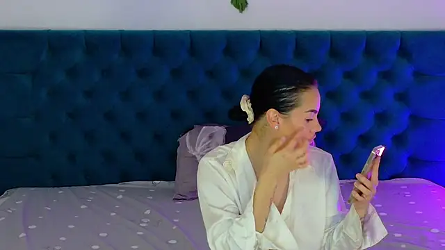 Snapshot of LexieRosse chatting on 11.13.25 LexieRosse online show from 11.13.25