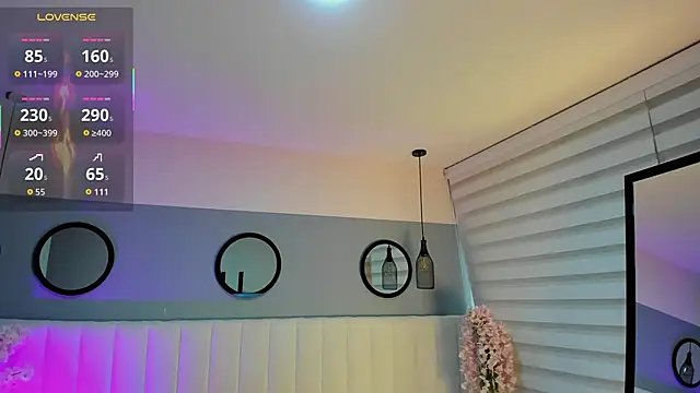 Mila Hank  online show from 12.17.25