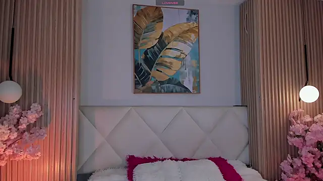 Mila Hank  online show from 05.02.26