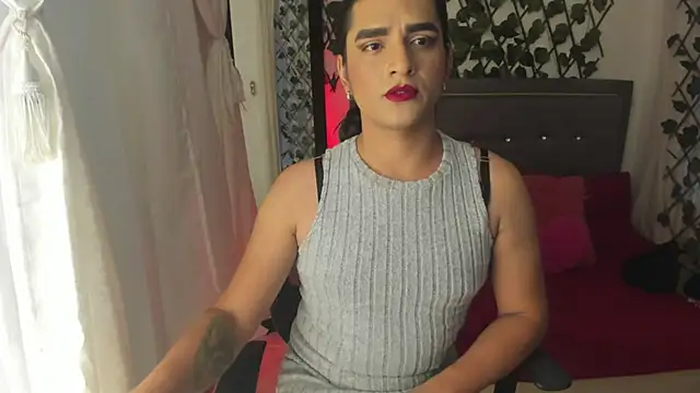 Snapshot of ivone_golosa chatting on 10.21.25 ivone golosa online show from 10.21.25