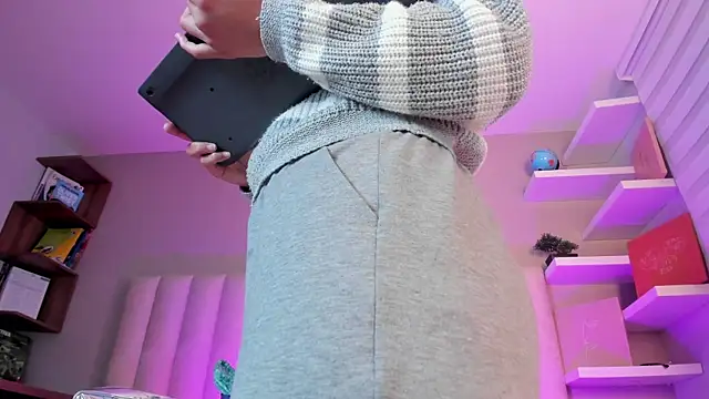 Annie  2 online show from 12.18.25