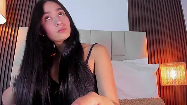 Nicolqueen  online show from 04.23.26