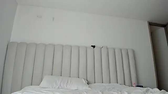 Meganbelford1 online show from 12.05.25