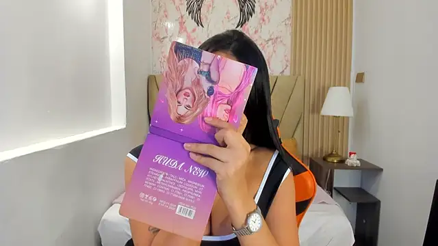 Thais kim online show from 04.30.26