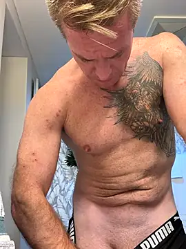 Snapshot of DILFiGuess11 chatting on 10.24.25 DILFiGuess11 online show from 10.24.25