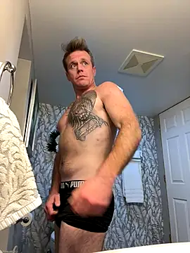 Snapshot of DILFiGuess11 chatting on 11.02.25 DILFiGuess11 online show from 11.02.25