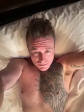 Snapshot of DILFiGuess11 chatting on 11.12.25 DILFiGuess11 online show from 11.12.25