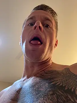 Snapshot of DILFiGuess11 chatting on 11.13.25 DILFiGuess11 online show from 11.13.25