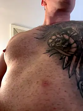 Snapshot of DILFiGuess11 chatting on 11.15.25 DILFiGuess11 online show from 11.15.25