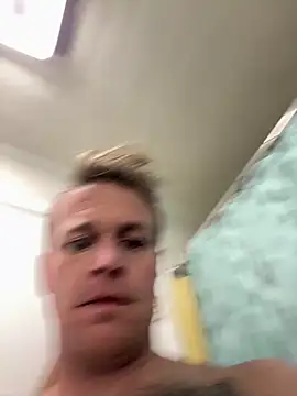 Snapshot of DILFiGuess11 chatting on 11.16.25 DILFiGuess11 online show from 11.16.25