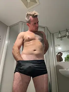 Snapshot of DILFiGuess11 chatting on 11.18.25 DILFiGuess11 online show from 11.18.25