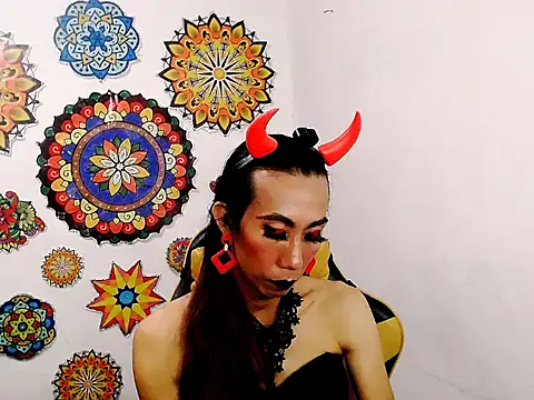 Snapshot of xx9inchesCOCKxx chatting on 10.28.25 xx9inchesCOCKxx online show from 10.28.25