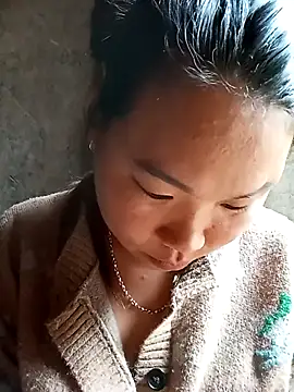 may-squirl online show from 10.21.25