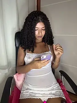 larajuli online show from 05.17.26