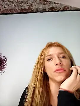 Snapshot of fannytransgirl chatting on 09.25.25 fannytransgirl online show from 09.25.25