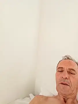 Snapshot of Meliwem12 chatting on 11.17.25 Meliwem12 online show from 11.17.25