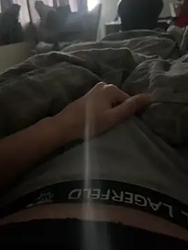 Snapshot of ekfjejwir chatting on 11.24.25 ekfjejwir online show from 11.24.25