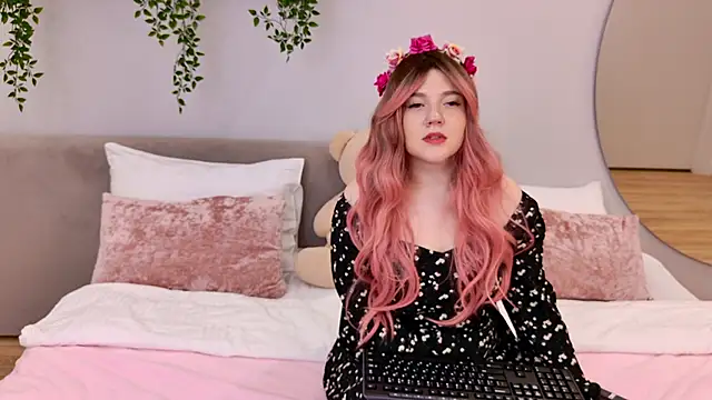 Snapshot of AlmaSound chatting on 10.23.25 AlmaSound online show from 10.23.25