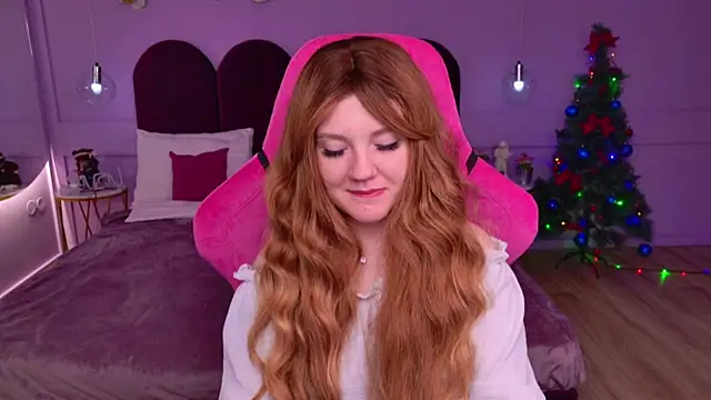 Snapshot of AlmaSound chatting on 12.13.25 AlmaSound online show from 12.13.25