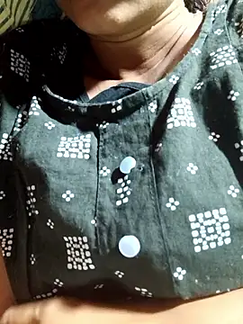 Snapshot of telugu_roja_099 chatting on 12.21.25 telugu roja 099 online show from 12.21.25