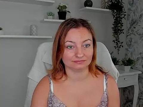 Snapshot of angelaSamt chatting on 09.09.25 angelaSamt online show from 09.09.25