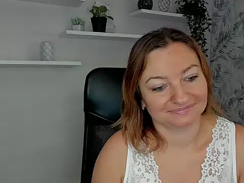 Snapshot of angelaSamt chatting on 09.15.25 angelaSamt online show from 09.15.25