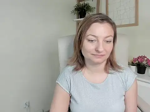 Snapshot of angelaSamt chatting on 09.17.25 angelaSamt online show from 09.17.25