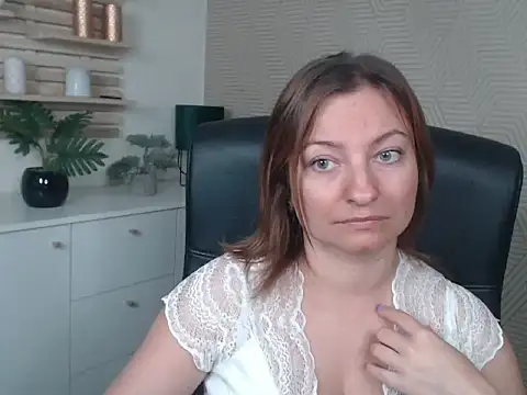 Snapshot of angelaSamt chatting on 09.23.25 angelaSamt online show from 09.23.25