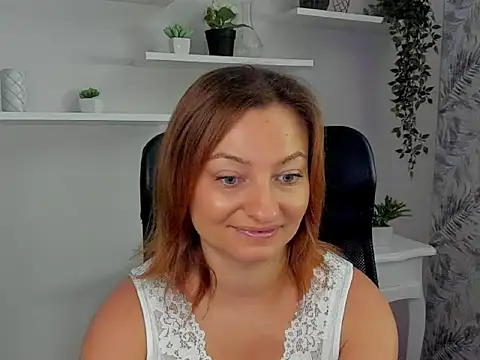 Snapshot of angelaSamt chatting on 09.27.25 angelaSamt online show from 09.27.25