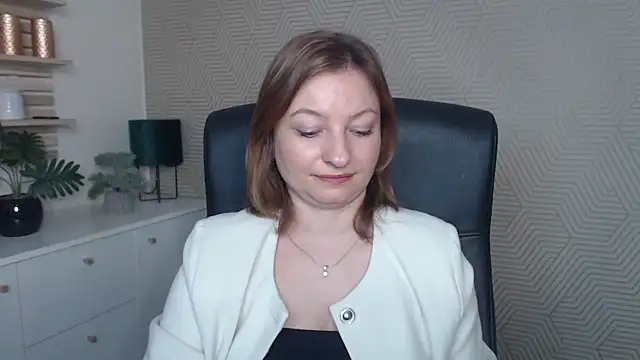 angelaSamt online show from 11.14.25