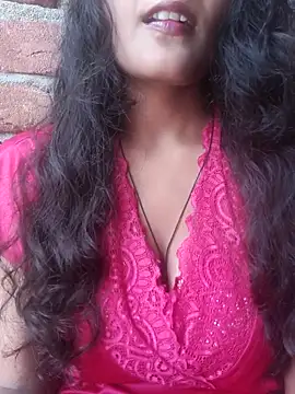 posewith online show from 09.15.25