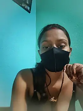 posewith online show from 10.04.25