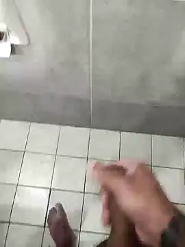 Snapshot of rorope chatting on 11.15.25 rorope online show from 11.15.25