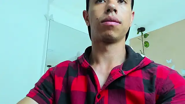 Snapshot of Muscle_Scott chatting on 09.13.25 Muscle Scott online show from 09.13.25