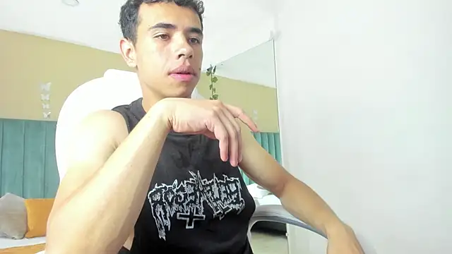 Snapshot of Muscle_Scott chatting on 09.23.25 Muscle Scott online show from 09.23.25