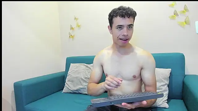 Snapshot of Muscle_Scott chatting on 10.02.25 Muscle Scott online show from 10.02.25