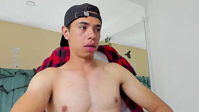 Snapshot of Muscle_Scott chatting on 10.11.25 Muscle Scott online show from 10.11.25