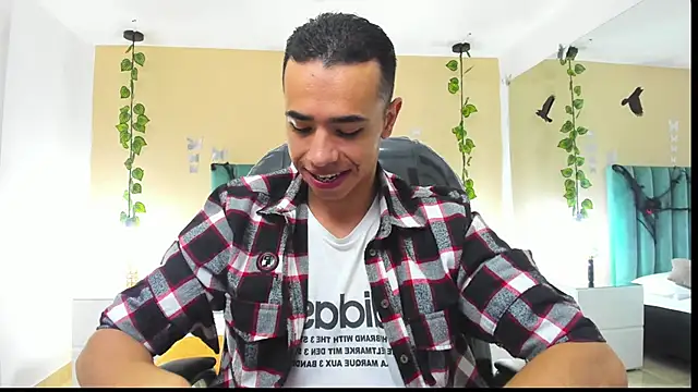 Snapshot of Muscle_Scott chatting on 10.25.25 Muscle Scott online show from 10.25.25